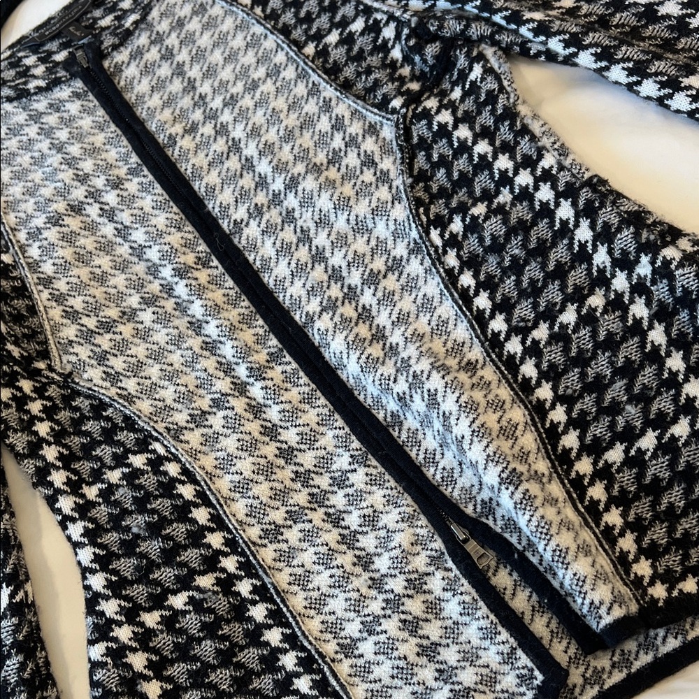 BStylish Houndstooth Jacket - image 3